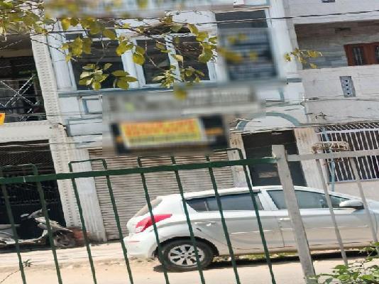 Shop in Mukherjee Nagar, Delhi for sale 