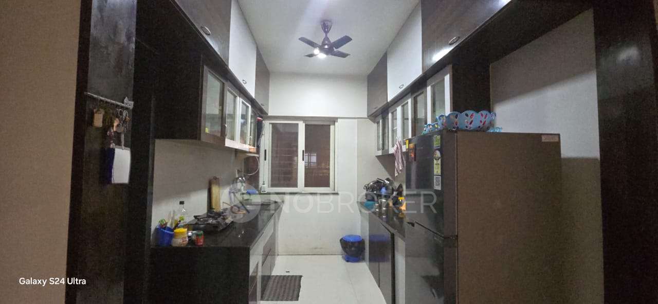 Single Room for Female In 3 BHK  In Prithvi Presidio, Hadapsar In Magarpatta Road