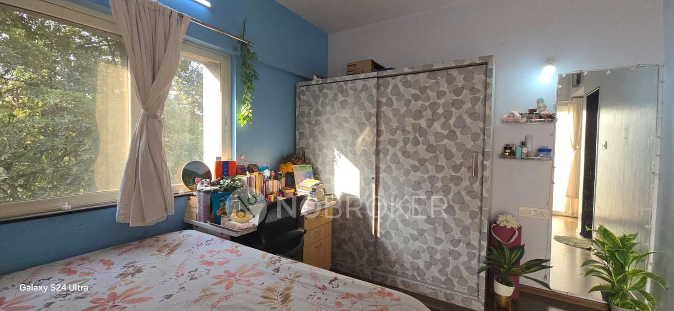 Single Room for Female In 3 BHK  In Prithvi Presidio, Hadapsar In Magarpatta Road