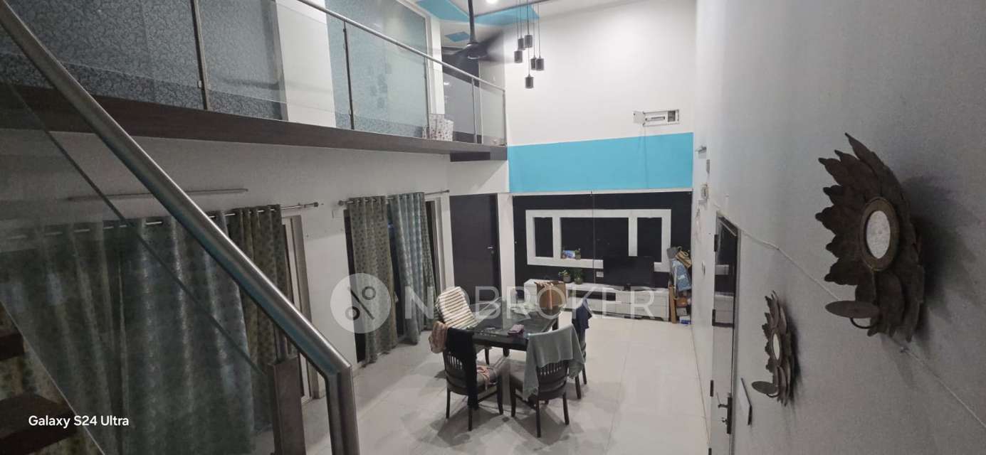 Single Room for Female In 3 BHK  In Prithvi Presidio, Hadapsar In Magarpatta Road