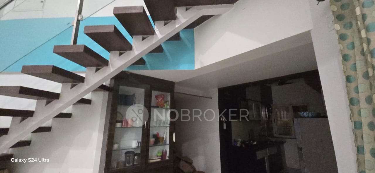 Single Room for Female In 3 BHK  In Prithvi Presidio, Hadapsar In Magarpatta Road