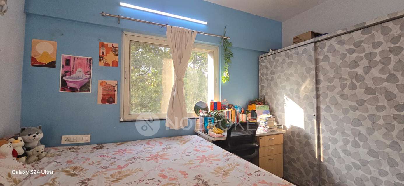 Single Room for Female In 3 BHK  In Prithvi Presidio, Hadapsar In Magarpatta Road