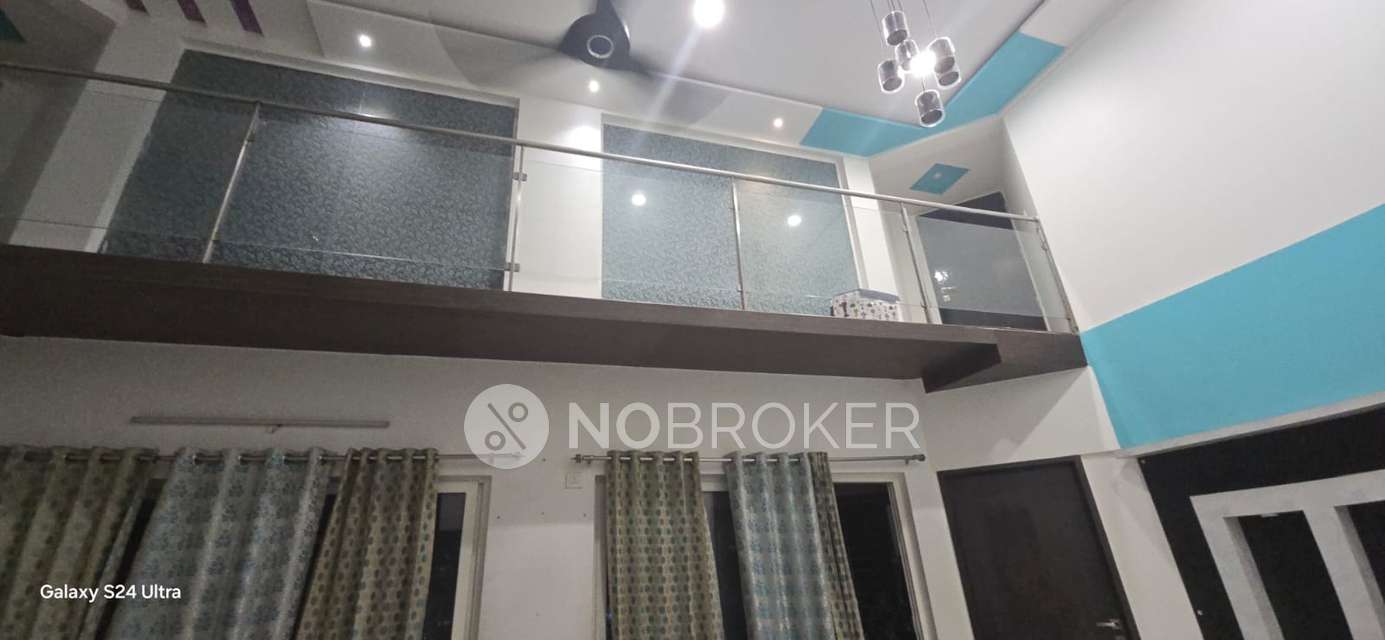 Single Room for Female In 3 BHK  In Prithvi Presidio, Hadapsar In Magarpatta Road