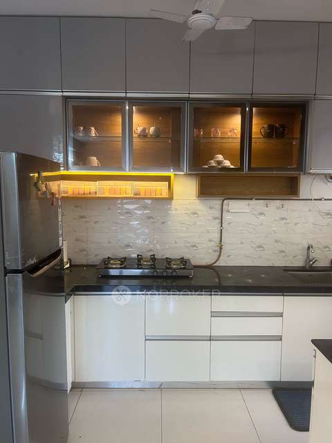 2 BHK Flat In Amanora Gold Towers, Hadapsar for Rent  In  Amanora Park Town, Pune