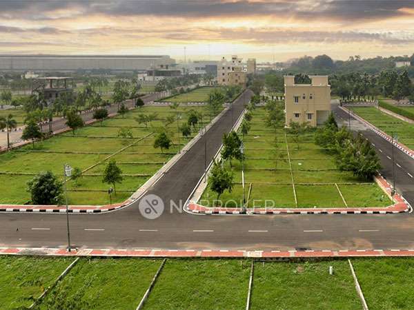 4+ BHK Flat In Hiranandani Parks for Rent  In Oragadam