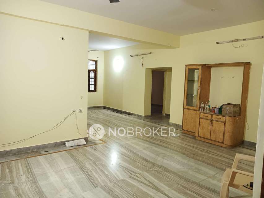 2 BHK Flat In Gauthami Paradise For Sale  In Masjid Bandha