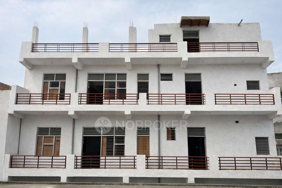 Godown/Warehouse in Rohini, Delhi for sale 