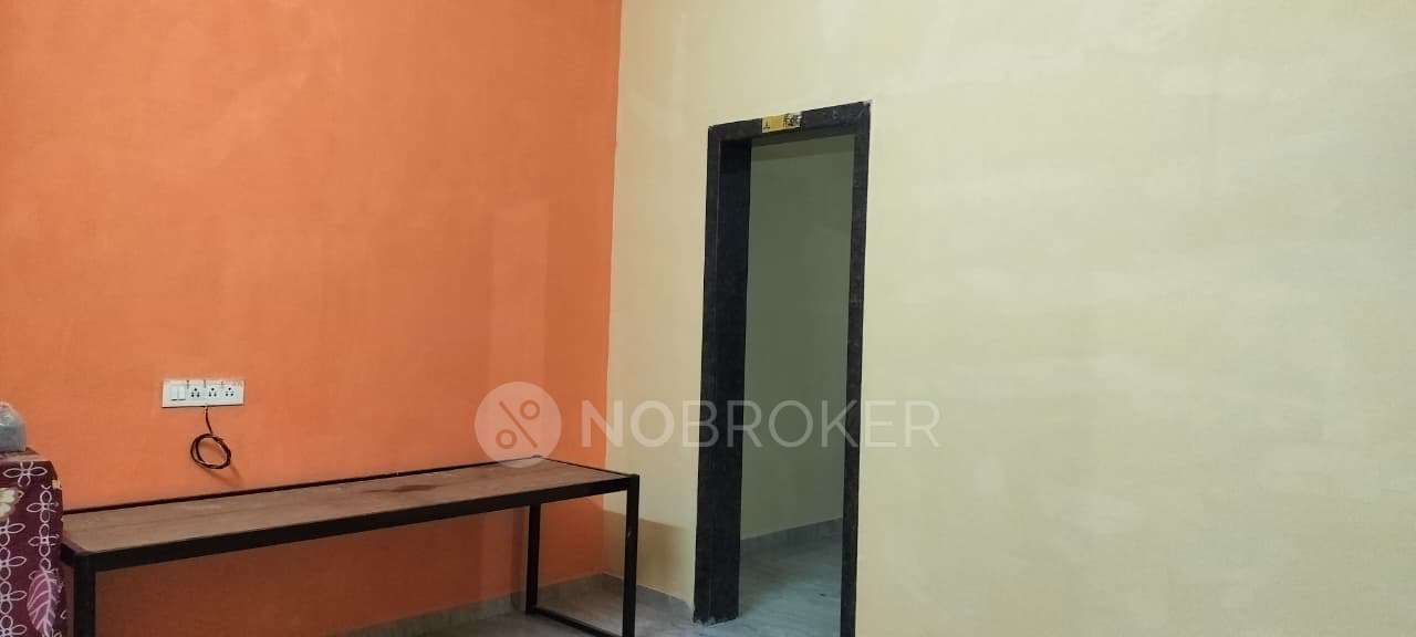 Shared Room for Female In 1 RK  In Kothrud