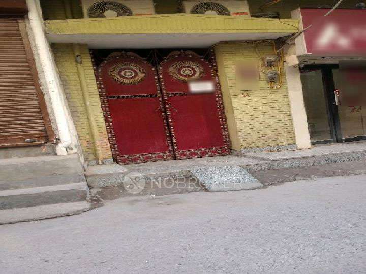 Shop in Chhatarpur, Delhi for Rent 