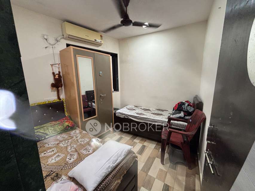 Shared Room for Female In 1 BHK  In Vaibhav Paradise In Santacruz East, Mumbai