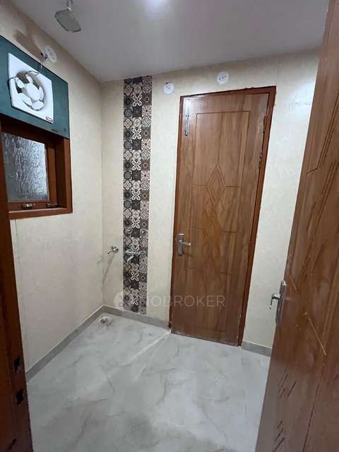 3 BHK Flat In Pandav Nagar, Patparganj For Sale  In Pandav Nagar