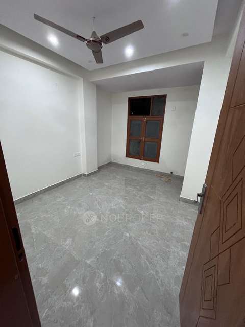 3 BHK Flat In Pandav Nagar, Patparganj For Sale  In Pandav Nagar