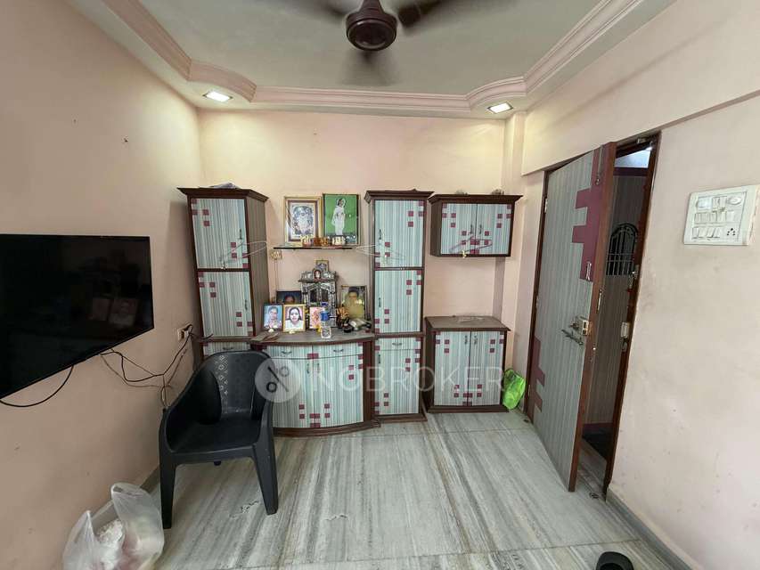 1 BHK Flat In Anand Sagar Apartments for Rent  In Kandivali West