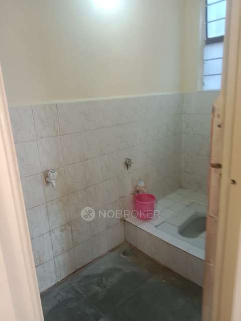 1 RK Flat In Amit Gandhi Clinic for Rent  In Shukrawar Peth