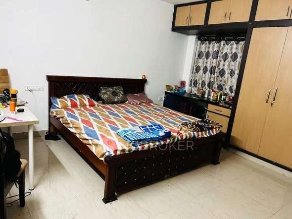 Single Room for Female In 4 BHK  In Nagamani Plaza In Kothaguda