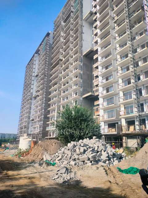 4+ BHK Villa In Godrej Golflinks  for Rent  In Delta 1 Metro Station