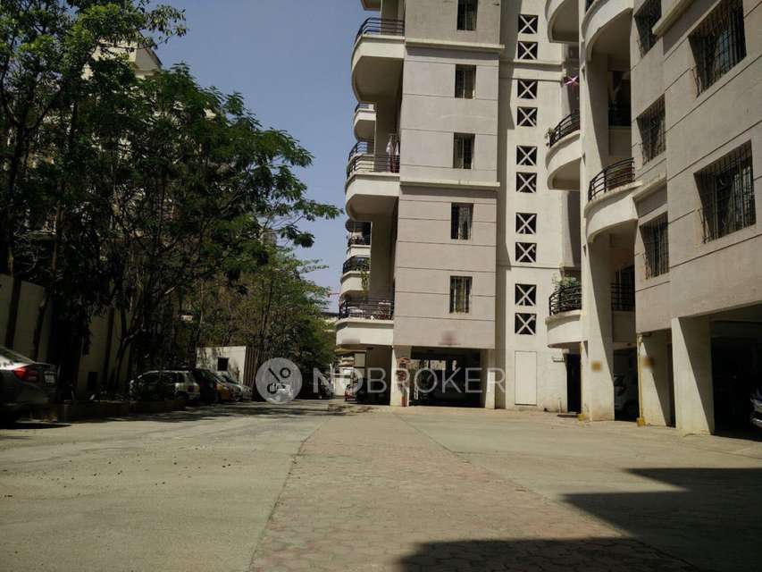 Shared Room for Female In 3 BHK  In Regulus In Balewadi