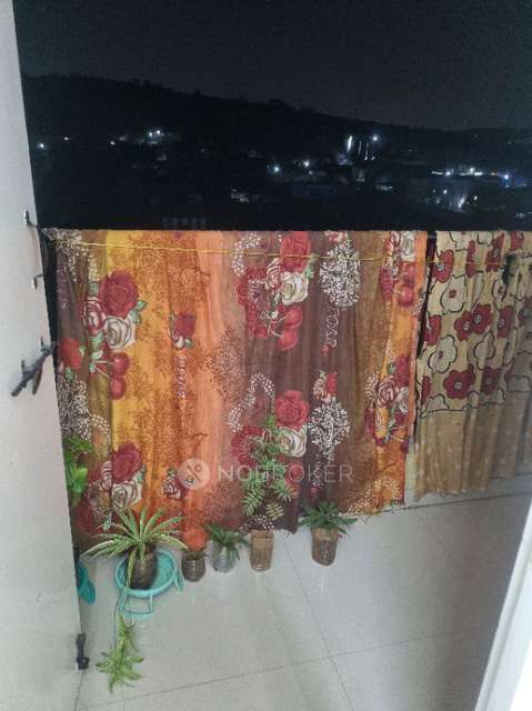 Single Room for Male In 1 BHK  In Magarpatta Madhuvan In Hadapsar