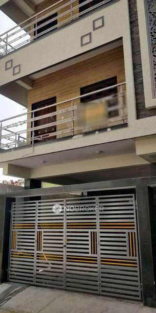 Single Room for Female In 2 BHK  In Banashankari