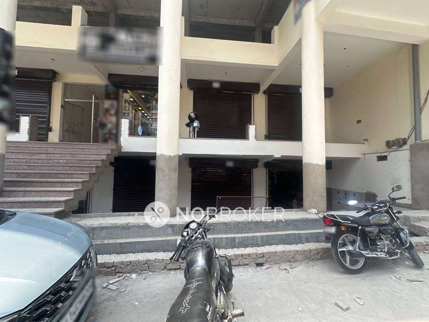 Showroom in Sector 44, Noida for Rent 
