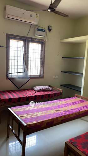 PG for Girls in Schollinganallur,