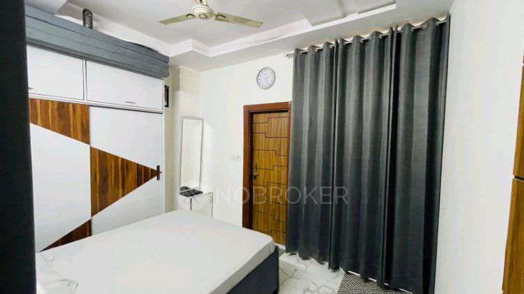 1 BHK Flat In Sunshine Tower For Sale  In Sector 105