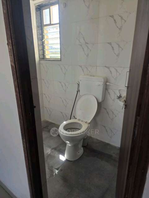 2 BHK Flat In The Kings Way  for Rent  In Ghorpadi