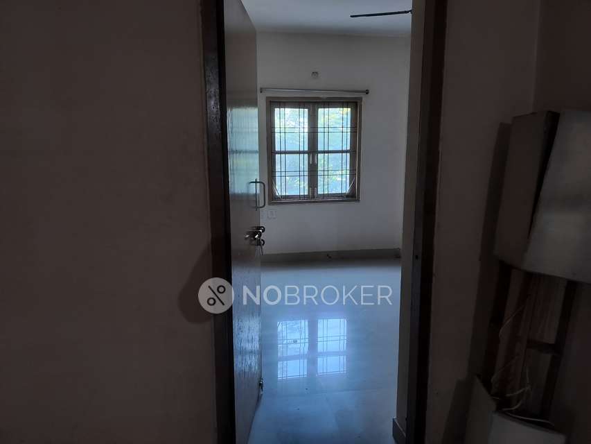 3 BHK Flat In Rail Vihar Phase 3,  For Sale  In Serilingampalli