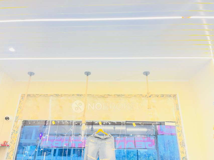 Shop in Fashion Loot - Janhviâs Collection, Mumbai for Rent 