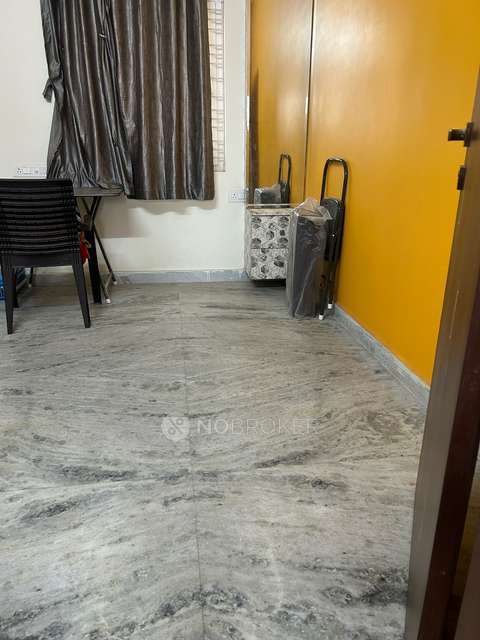 Single Room for Female In 3 BHK  In Kphb 9th Phase