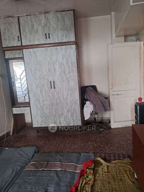 Shared Room for Male In 1 BHK  In Shaniwar Peth