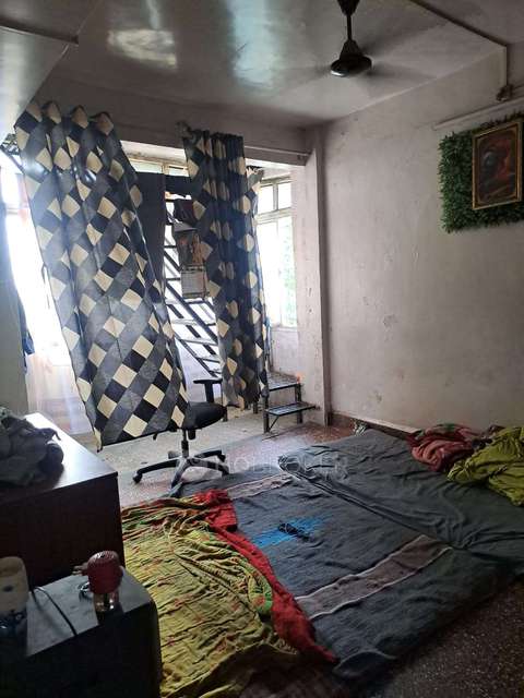 Shared Room for Male In 1 BHK  In Shaniwar Peth
