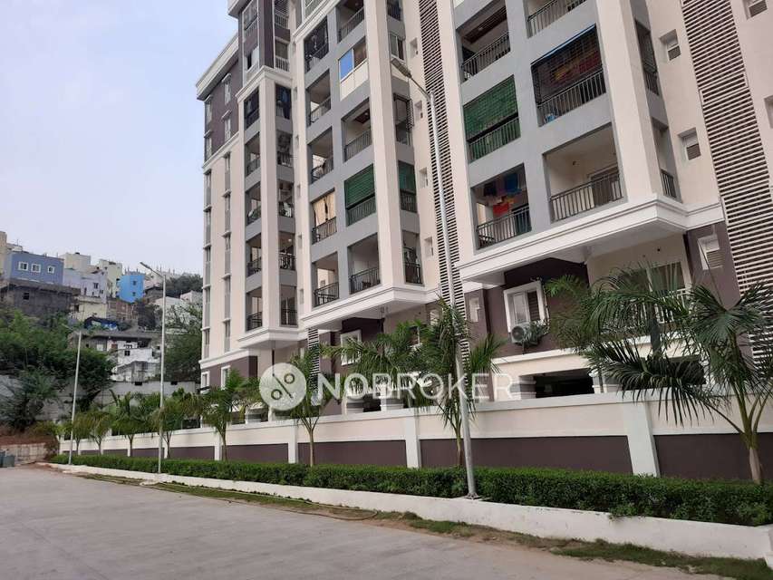 Single Room for Female In 2 BHK  In Reliance Jubilee In Toli Chowki