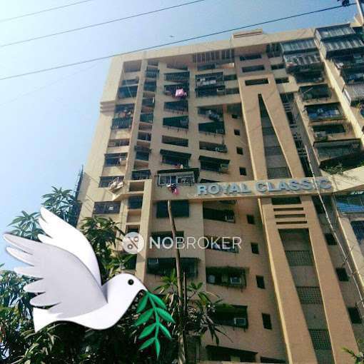 Shared Room for Female In 2 BHK  In Royal Classic Co Op Society In  Andheri West, 