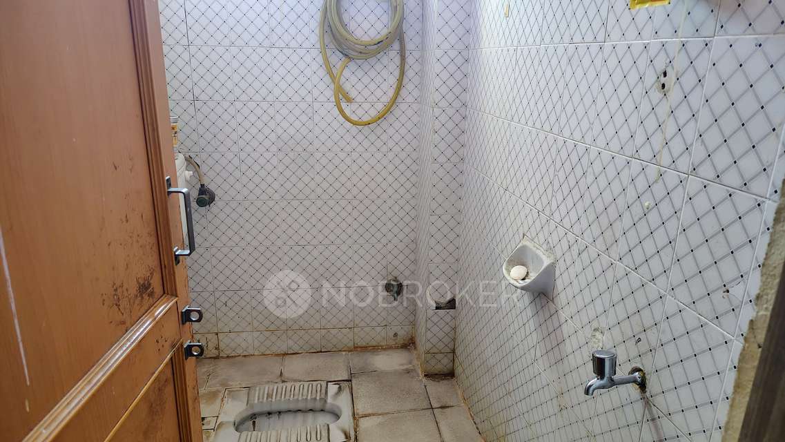 2 BHK Flat In Ravi Krishna Residency For Sale  In Moti Nagar