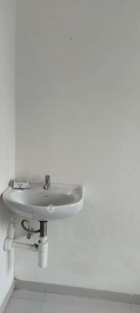 2 BHK Flat In Kohinoor Sapphire 1 Mahada Building for Rent  In Pimpri-chinchwad