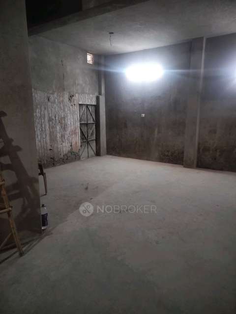 Godown/Warehouse in West Guru Angad Nagar, Laxmi Nagar, Delhi for Rent 