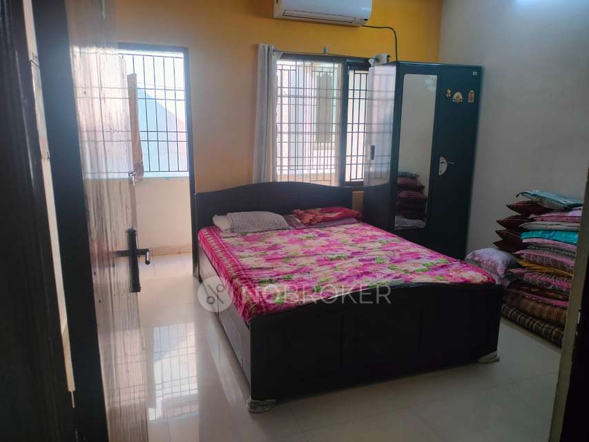 2 BHK Flat In Sakthi Swarnambika Apartment for Rent  In Sri Chaitanya Techno School (thoraipakkam Branch)