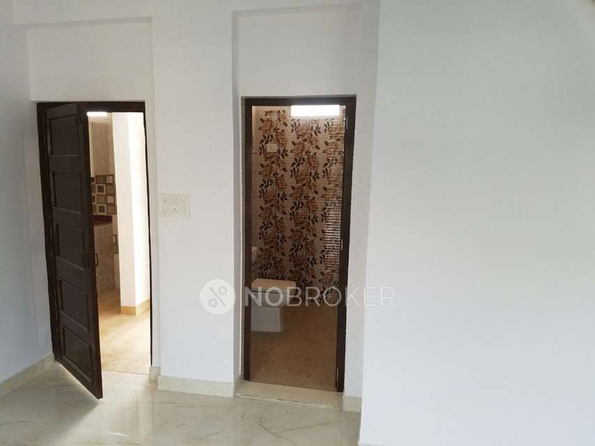 1 RK House for Rent  In Ramjas Road