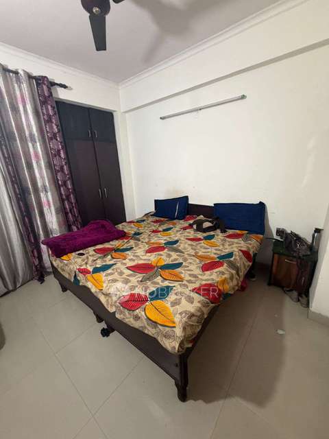 Single Room for Female In 2 BHK  In Gardenia Glory In Sector 46 Noida