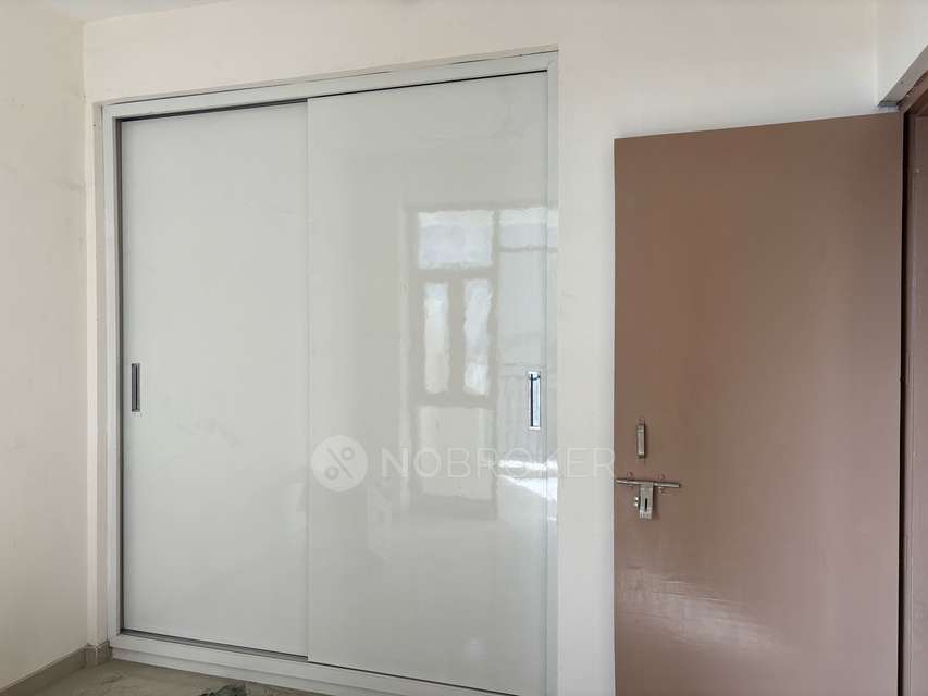 2 BHK Flat In Pareena Om Apartment for Rent  In Sector 112