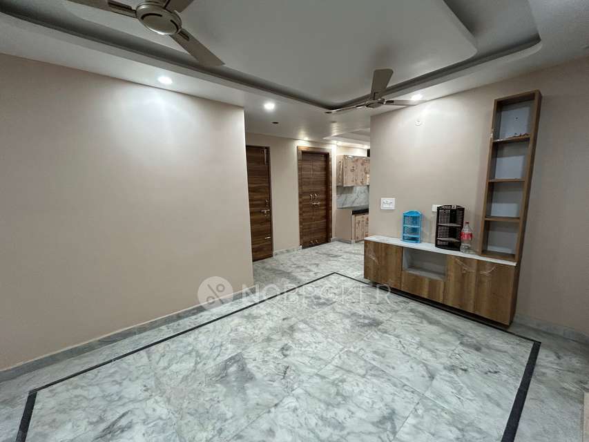 2 BHK House for Rent  In Bishanpura Village, Sector 58