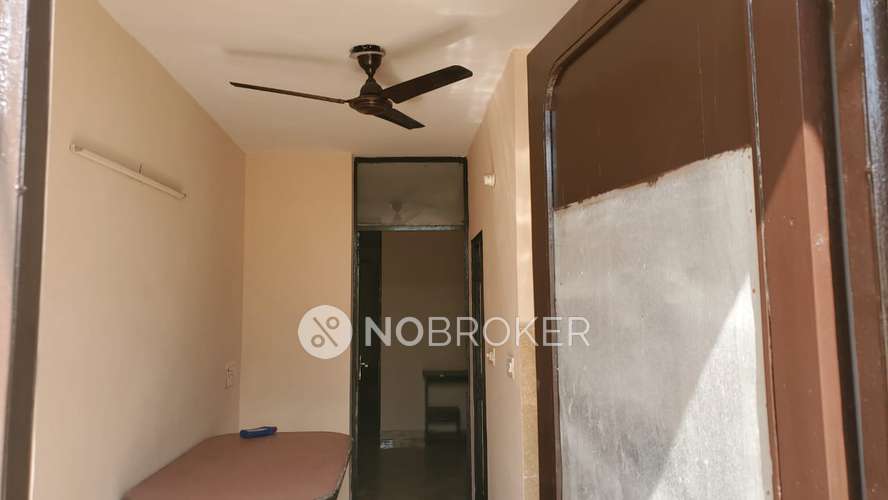 1 BHK Villa In Udham Singh Park for Rent  In Dayanand Colony, Lajpat Nagar 4