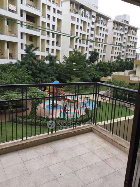 Single Room for Female In 3 BHK  In Kalpataru Splendour In Wakad