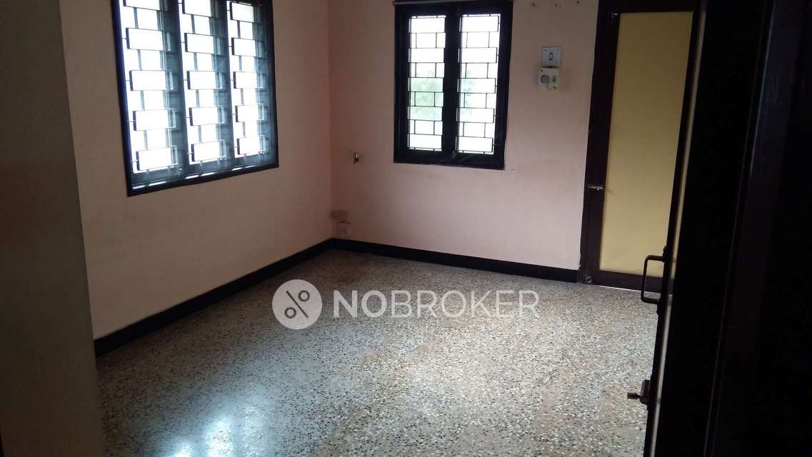 2 BHK Flat In Ace Apartement for Rent  In Kasi Theatre
