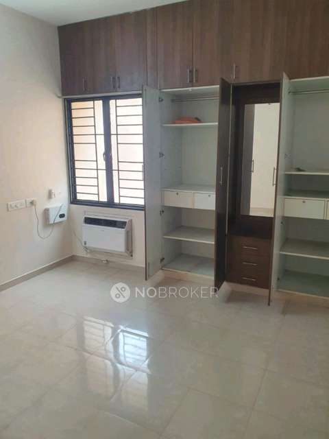 2 BHK Flat In Yuga Kalpataru For Sale  In Koyambedu