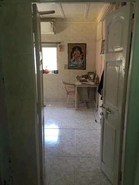 1 RK Flat For Sale  In Khar West