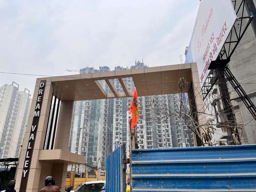 1 BHK Flat In Amrapali Dream Valley 2 Techzone Iv for Rent  In Amrapali Dream Valley