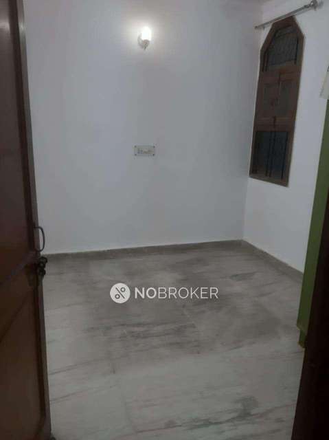 2 BHK Flat In Dhirpur, Delhi 9 For Sale  In Mukherjee Nagar