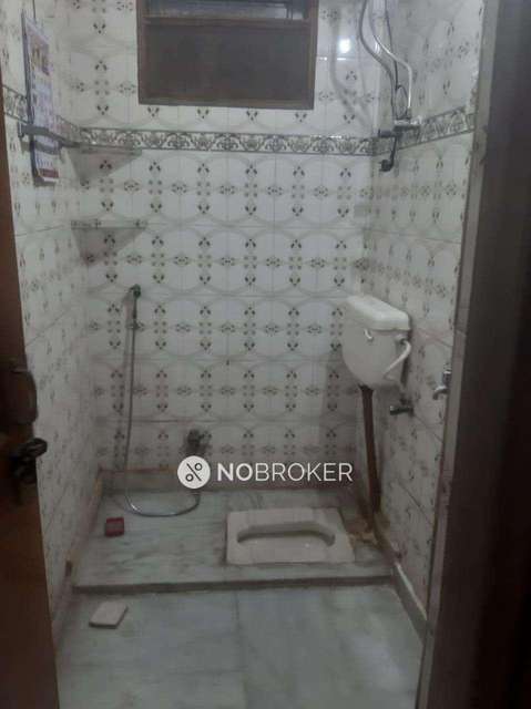 2 BHK Flat In Dhirpur, Delhi 9 For Sale  In Mukherjee Nagar